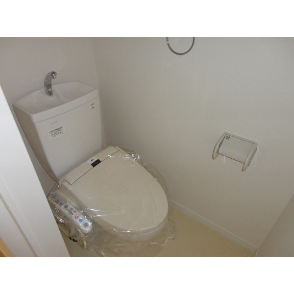 Toilet. 102, Room toilet