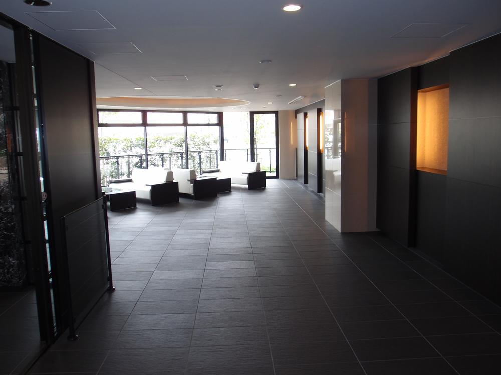 Entrance. Common areas