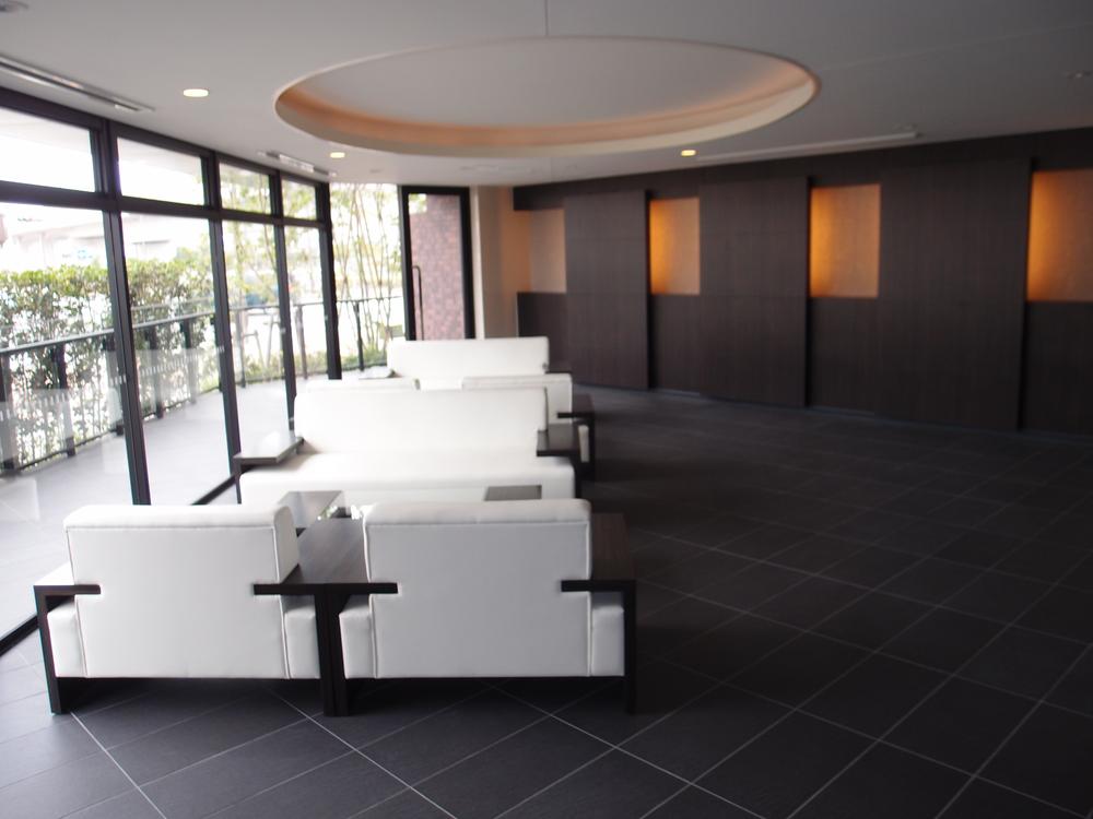 Entrance. Common areas