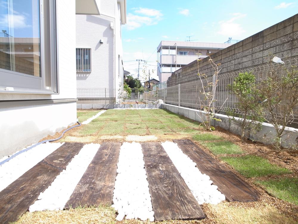 Garden. Local (10 May 2013) Shooting ・ Building 3