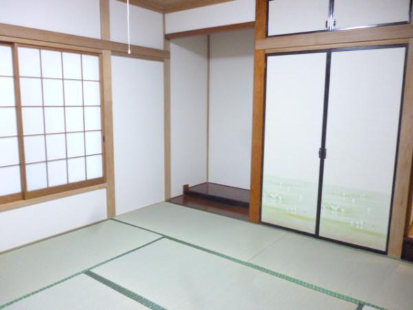 Non-living room. First floor Japanese-style room 8 tatami mats