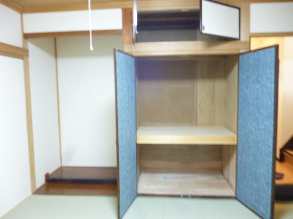 Receipt. First floor Japanese-style room storage
