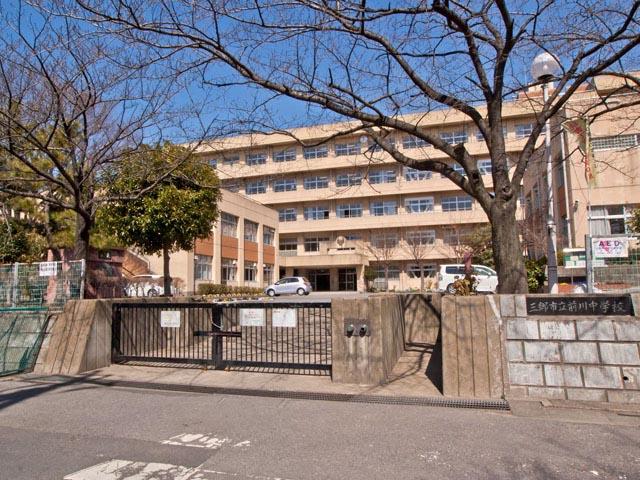 Junior high school. Misato to municipal Maekawa Junior High School 1251m