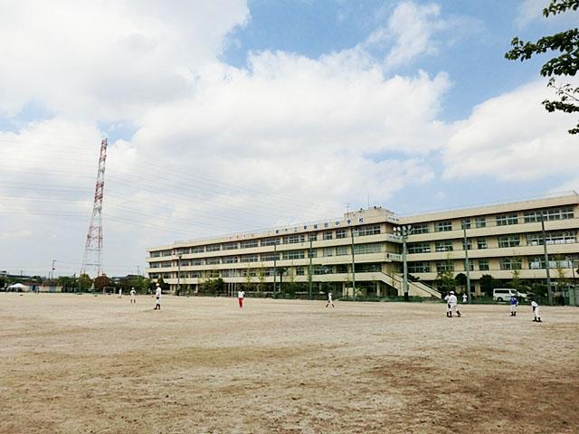 Junior high school. 1200m to Waseda Junior High School