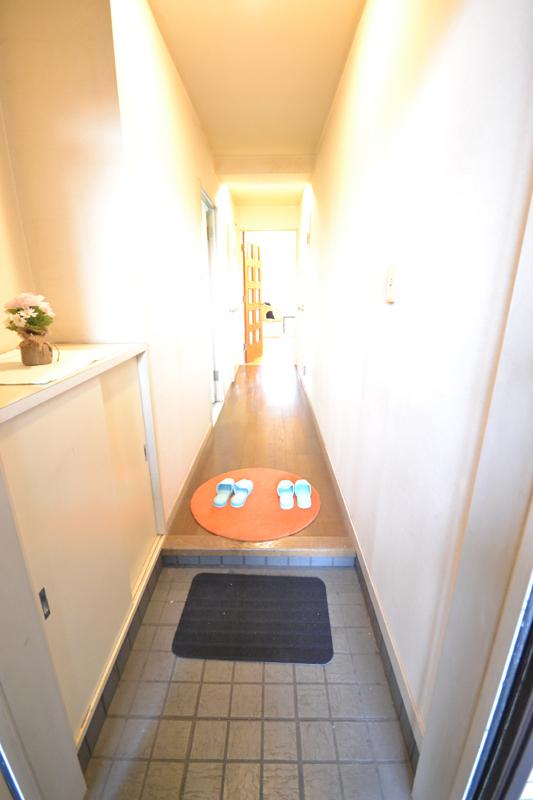 Entrance. Local (March 2013) Shooting