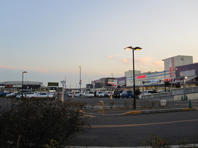 Shopping centre. Piarashiti until the (shopping center) 230m
