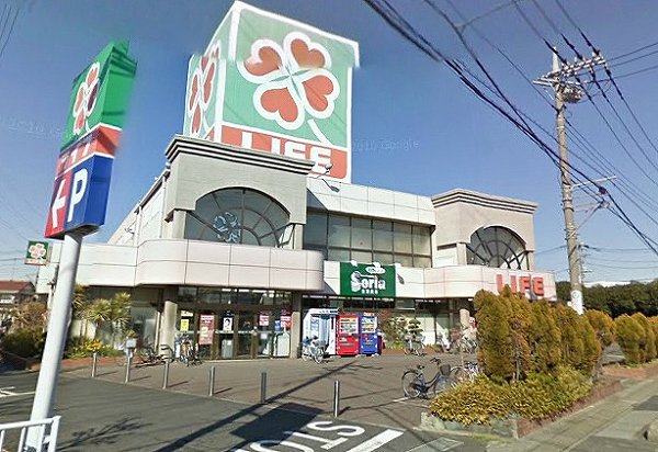 Shopping centre. 350m to life Misato (shopping center)