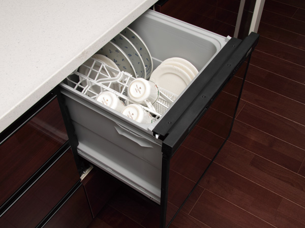 Kitchen.  [Dishwasher] Tableware is washed in a simple operation, Moreover, it is hygienic.