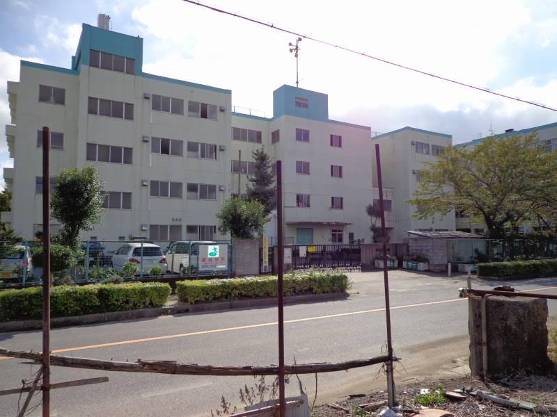 Primary school. Misato Municipal Takano to elementary school 831m