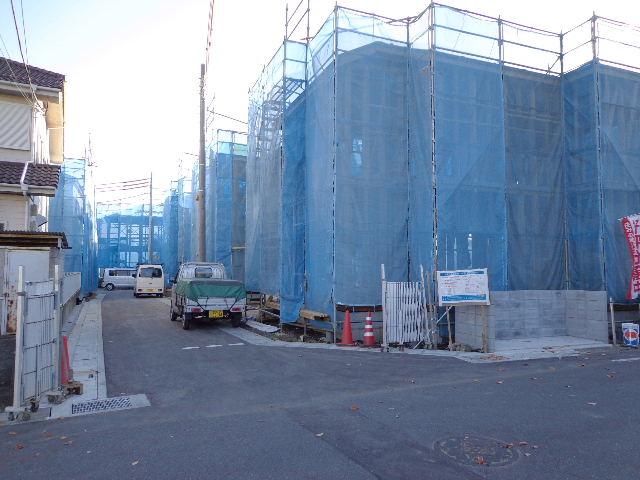 Local appearance photo. Local (11 May 2013) Shooting