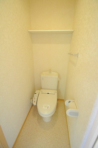 Toilet. Bidet