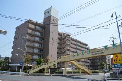 Local appearance photo. 3 floor of reinforced concrete, flat roof, eight-story
