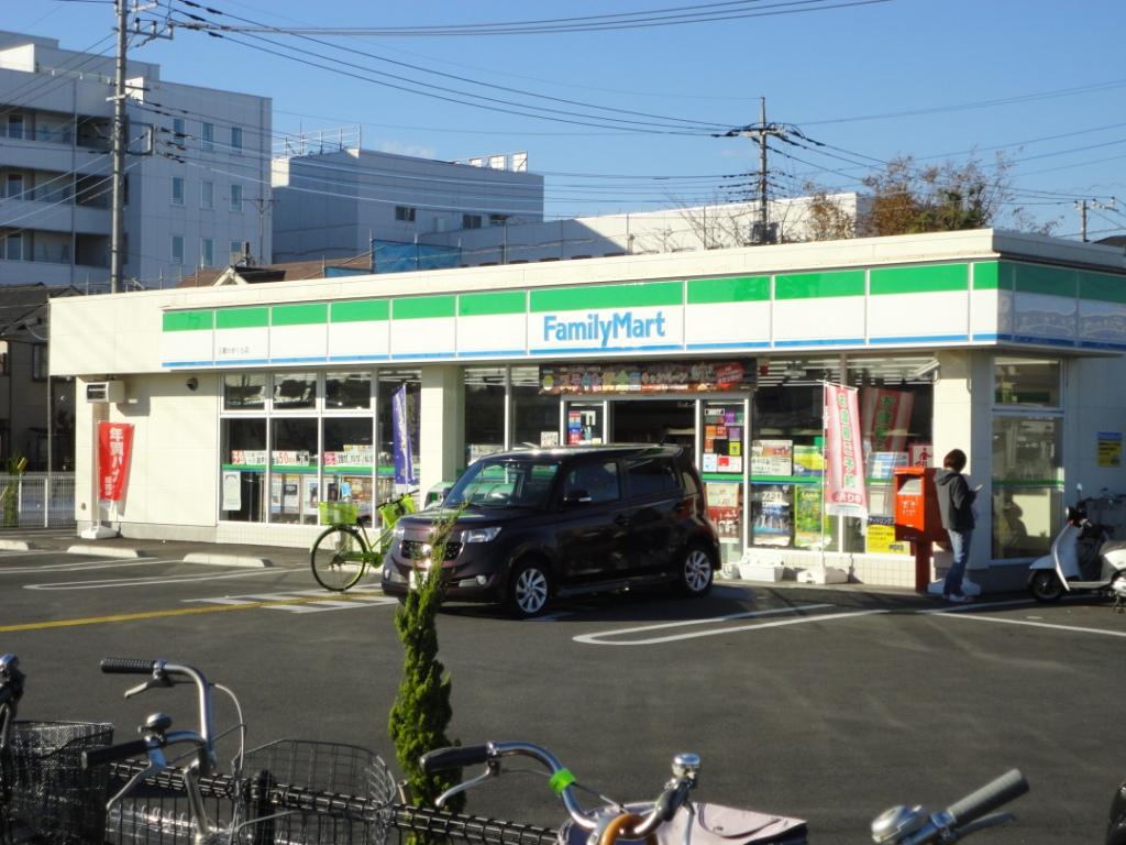 Convenience store. FamilyMart Misato Kamakura store up (convenience store) 792m