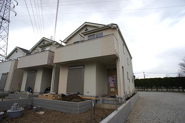 Local appearance photo. Building 3