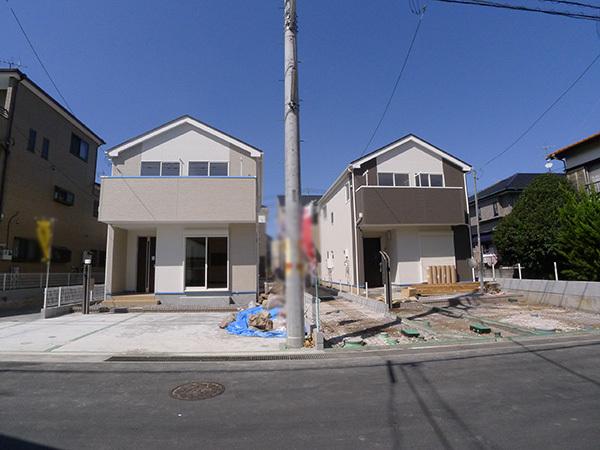 Local photos, including front road. Spacious premises in which a room with neighbor