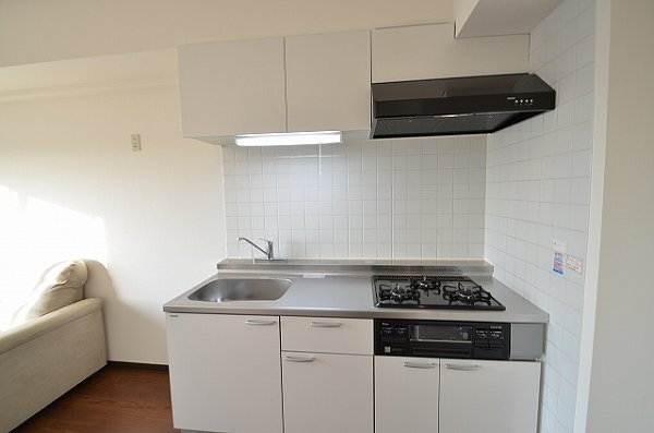 Kitchen. The same type by the room image