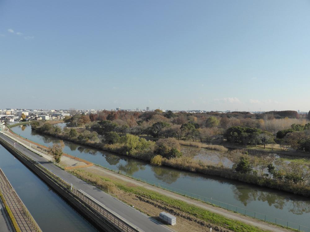 View photos from the dwelling unit. Indoor (12 May 2013) Shooting
