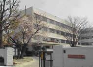 Primary school. Misato Municipal blown up to elementary school 305m