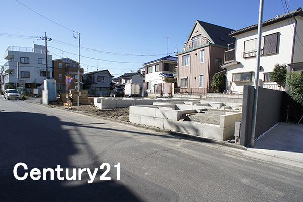 Local photos, including front road. 11 / 13 shooting