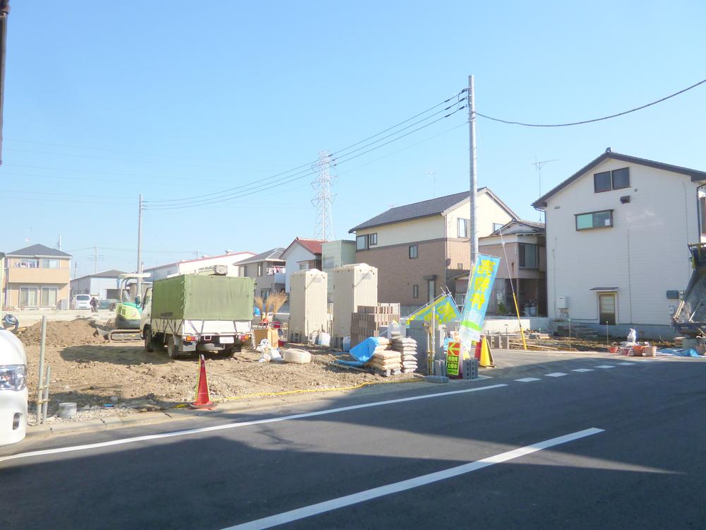 Local photos, including front road. Local (12 May 2013) Shooting