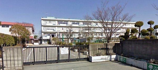 Primary school. Takano to elementary school (elementary school) 650m
