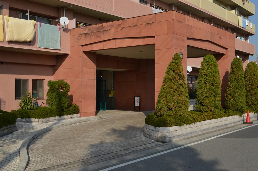 Entrance. Common areas