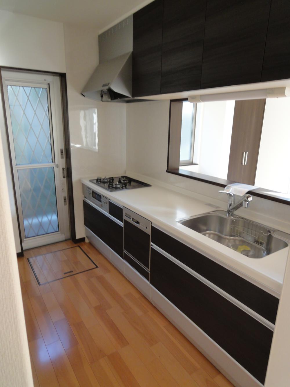 Kitchen. Indoor (12 May 2013) Shooting