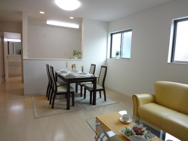 Same specifications photos (living). Same specifications