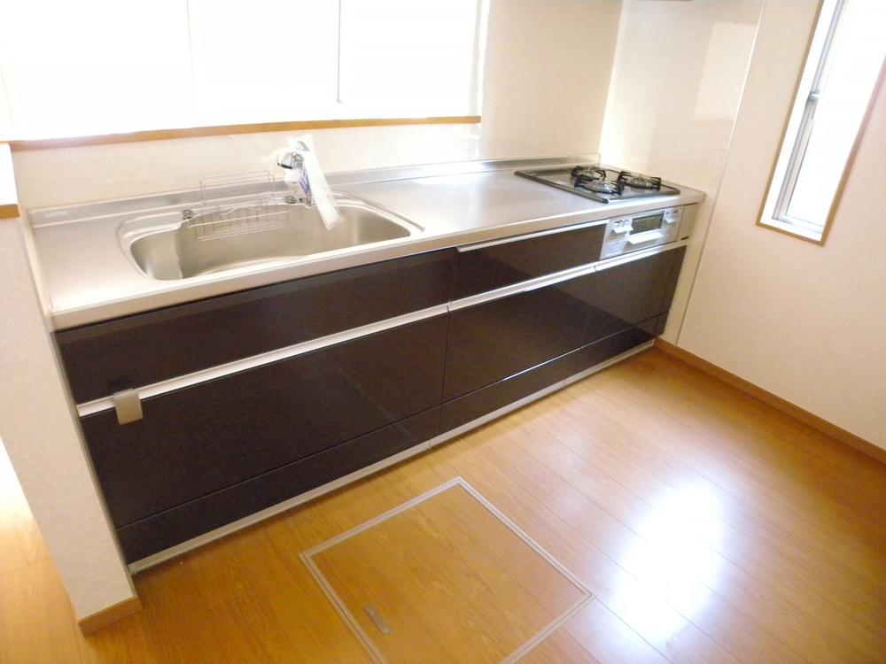 Kitchen. Indoor (10 May 2013) Shooting