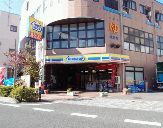 Convenience store. MINISTOP Niiza Kurihara store up (convenience store) 207m