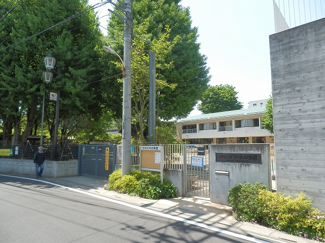 kindergarten ・ Nursery. Persimmon tree kindergarten (kindergarten ・ 700m to the nursery)