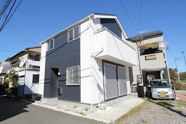 Local appearance photo. Local (10 May 2013) Shooting