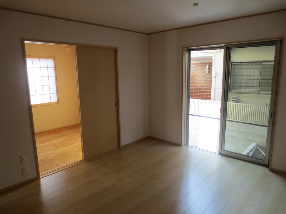 Living. Local (12 May 2013) Shooting