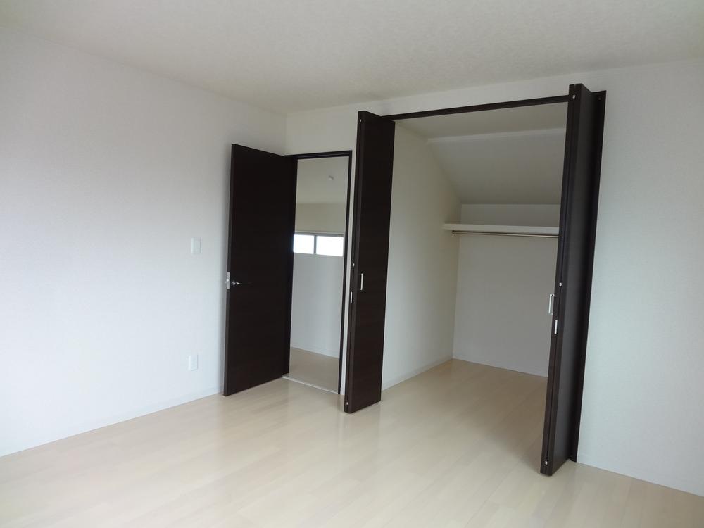 Same specifications photos (Other introspection). Same specifications