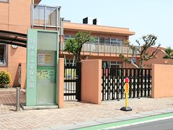 kindergarten ・ Nursery. In a 5-minute walk from the 400m ◎ property to Sakae nursery, Happy to kindergarten children. Also, It is on the second floor have become a child care support center "ene Lou", There are such places and parenting counseling room to play in parent and child. 
