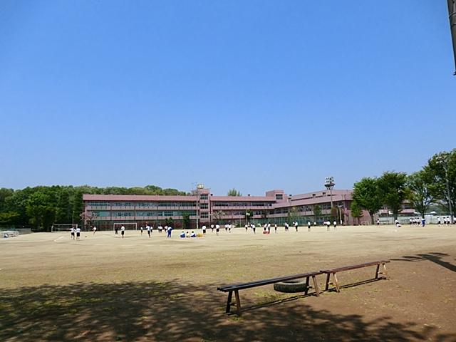 Junior high school. City Niiza until junior high school 1450m