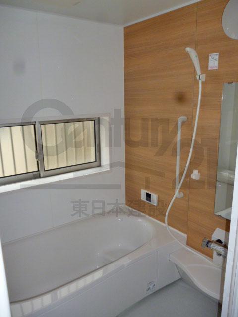 Bathroom. Local (10 May 2013) Shooting