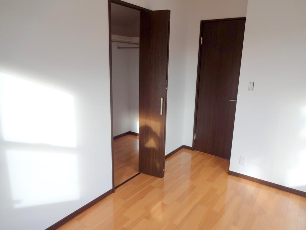 Non-living room. Indoor (12 May 2013) Shooting