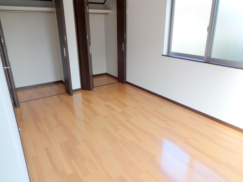 Non-living room. Indoor (12 May 2013) Shooting