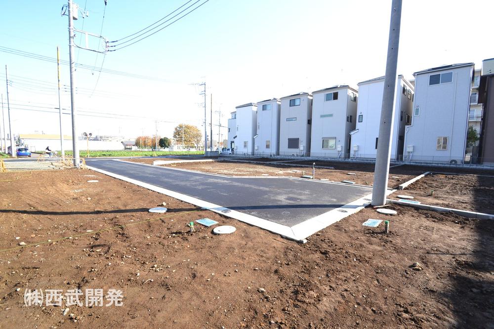 Local photos, including front road. Local (11 May 2013) Shooting