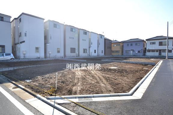 Local photos, including front road. 8 Building