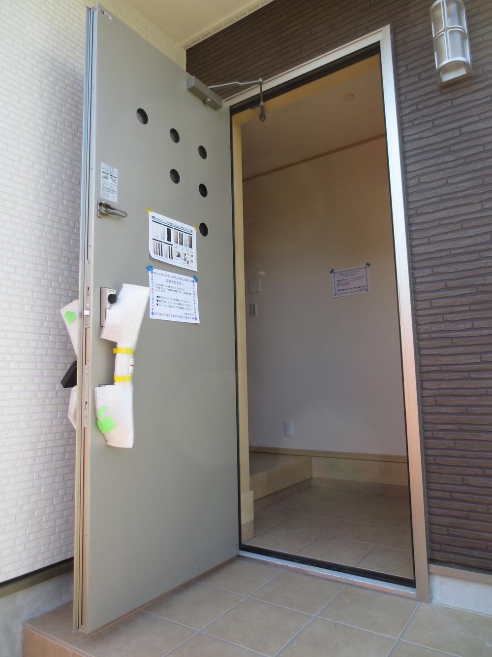 Entrance. Local (12 May 2013) Shooting