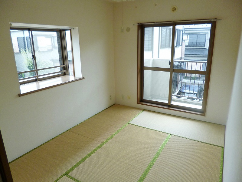 Other room space. There is a corner room bay window