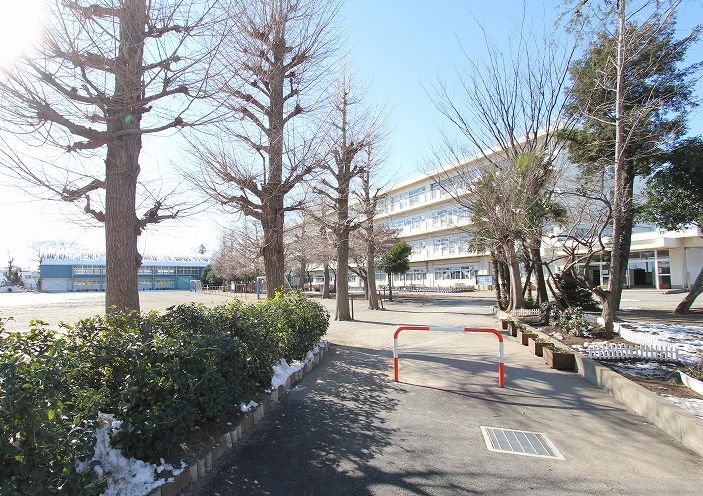 Primary school. Nobidome up to elementary school (elementary school) 190m