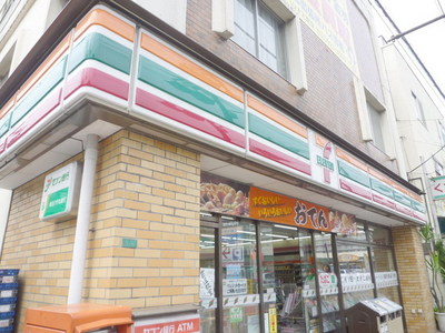 Convenience store. 571m to Seven-Eleven (convenience store)