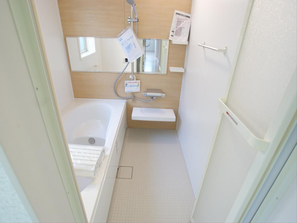 Bathroom. <9 Building>