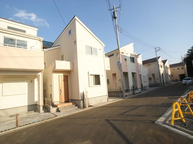 Local appearance photo. All building car space two Allowed