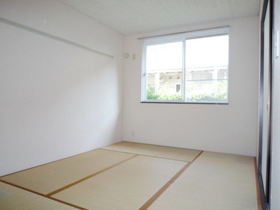 Living and room. Japanese-style room to settle