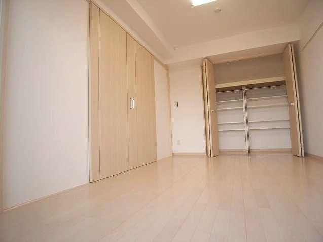 Other room space. Western-style 7.6 Pledge storage is also a spacious ☆