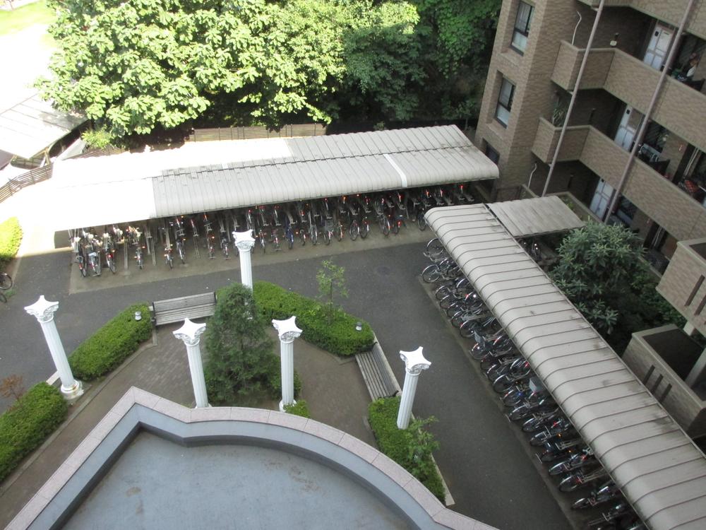 View photos from the dwelling unit. View from the site (August 2013) Shooting